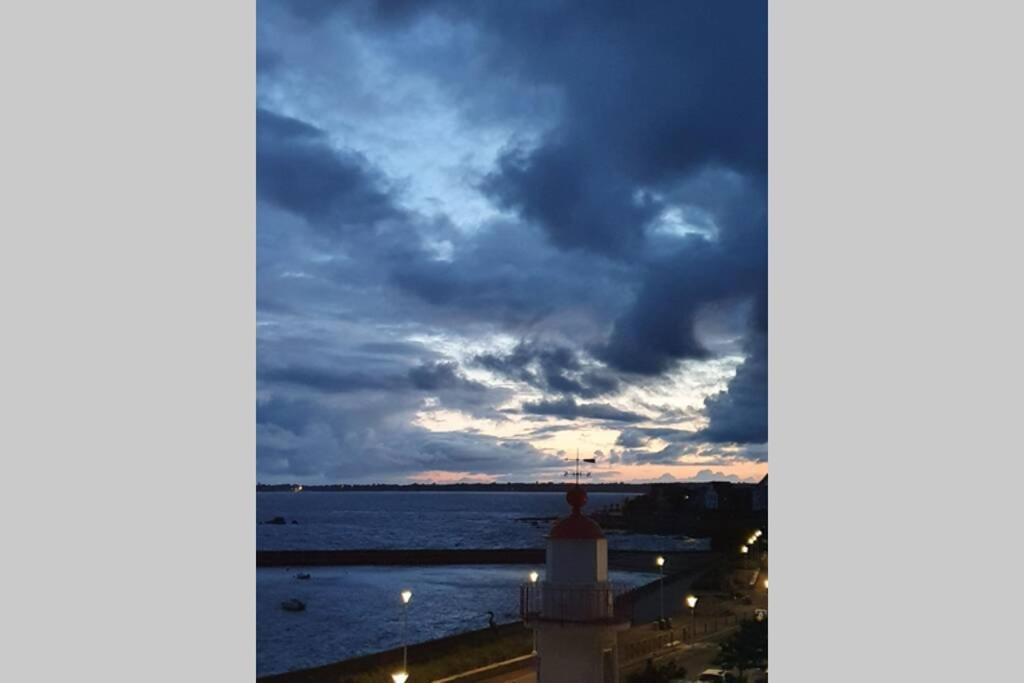 Le Phare De La Croix Pleine Vue Mer Centre Ville Concarneau Exterior photo